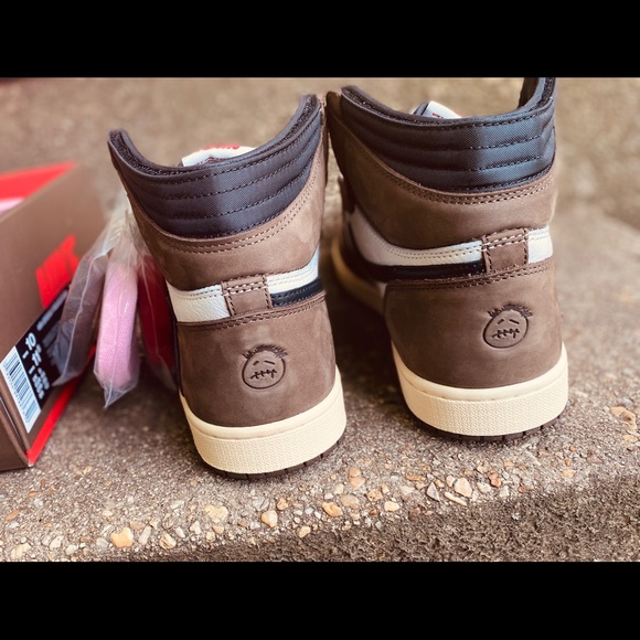 Jordan 1 Retro High Mocha “Travis Scott” Size 10 - Picture 2 of 5
